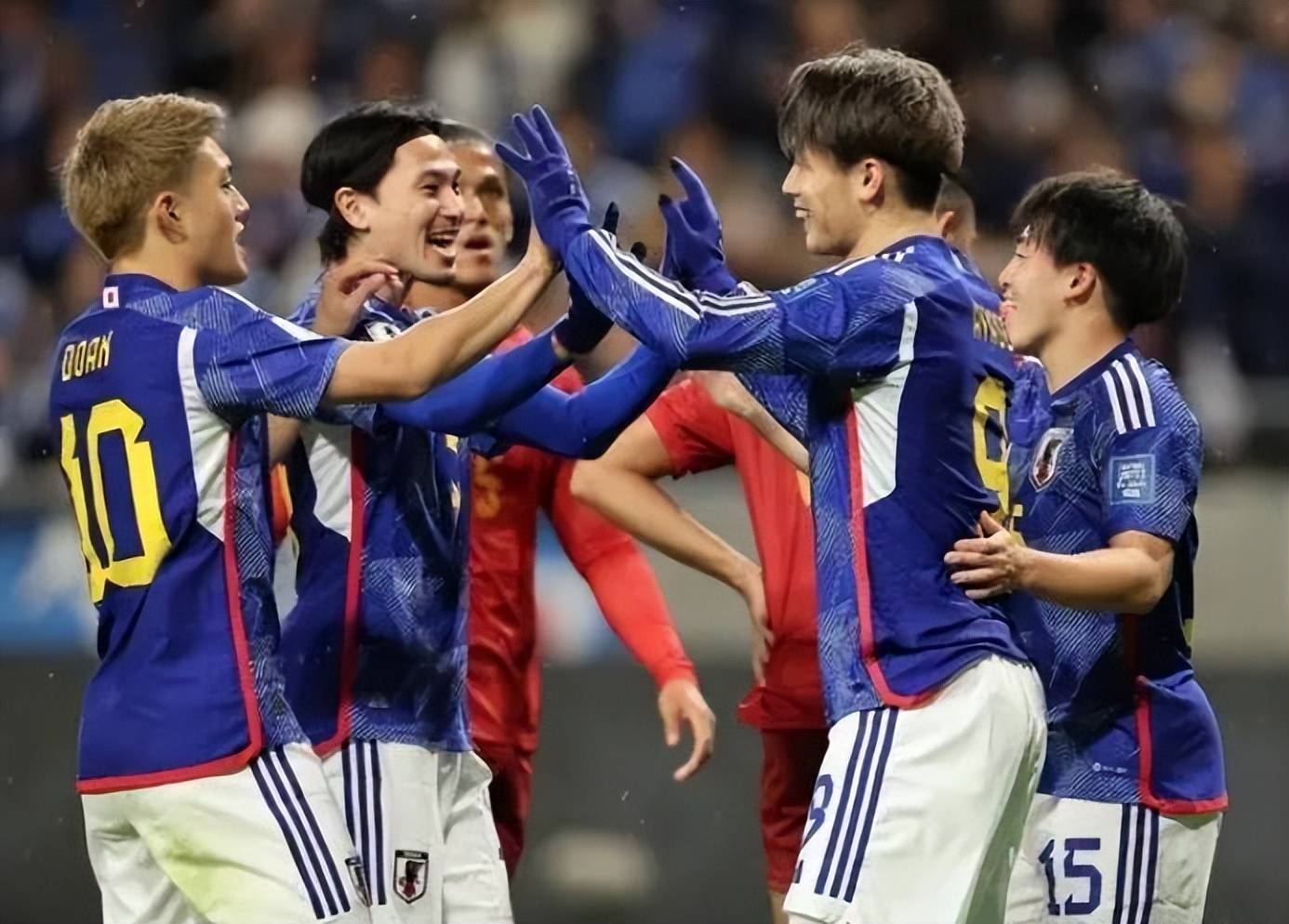 欧超杯倒计时;上海久事转会期扳平良机;细节引发关注;目标明确;团队化学反应显著 欧超杯倒计时;上海久事转会期扳平良机;细节引发关注;目标明确;团队化学反应显著