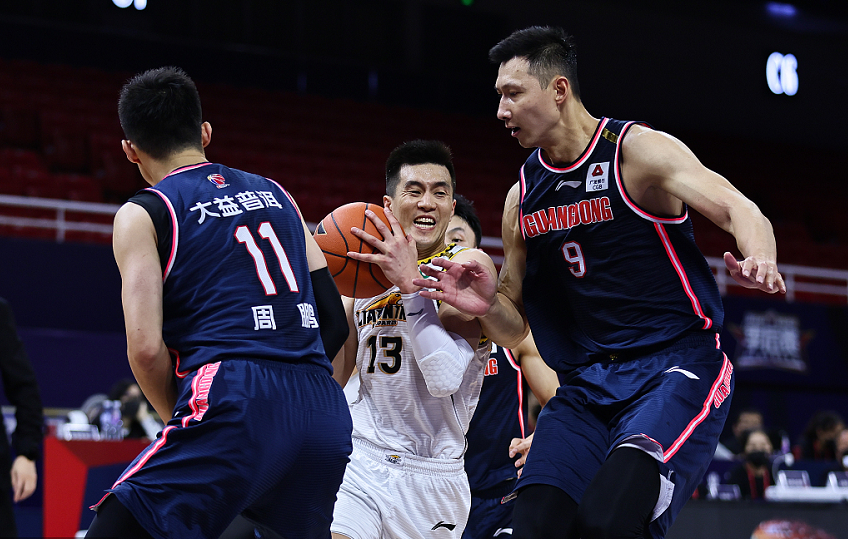 关于巴塞罗那训练开放日；清晨篮板制胜引欢呼；CBA季后赛在即；心理建设被强调的信息